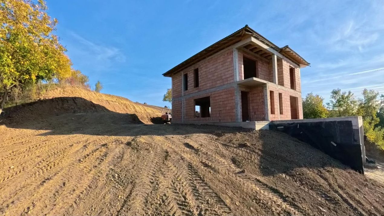 🏡 Casă la roșu, D+P+E, 223 mpu, teren 10 ari – fotografia 5 din 19