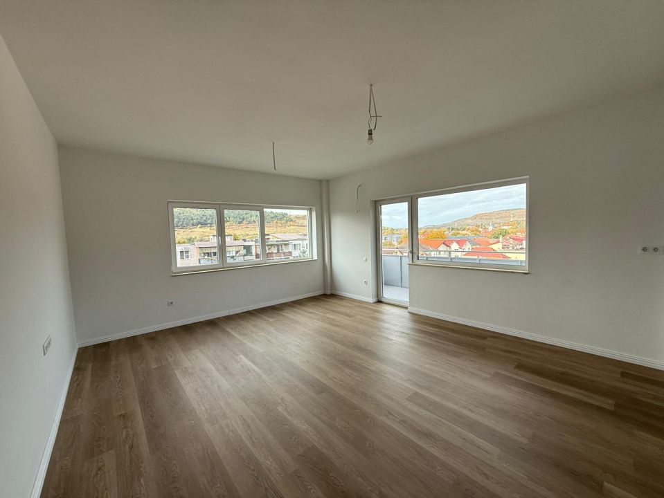 De vânzare apartament nou, finisat 3 camere, 74 mp. - Comuna Baciu – fotografia 2 din 13