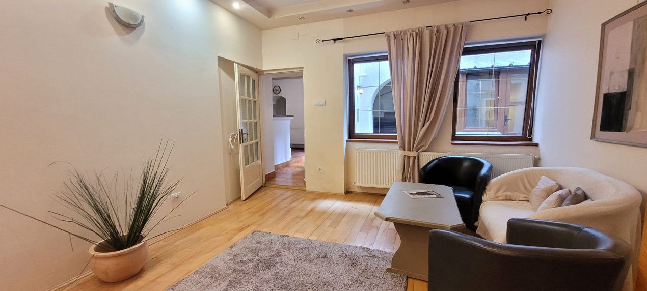 Garsonieră cochetă în Centrul Vechi al Brașovului – fotografia 3 din 8
