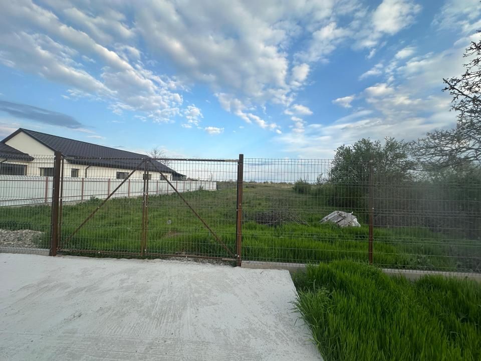 Teren intravilan 1.997 mp – Poziție excelentă la intrare în Pietroasa – fotografia 2 din 4