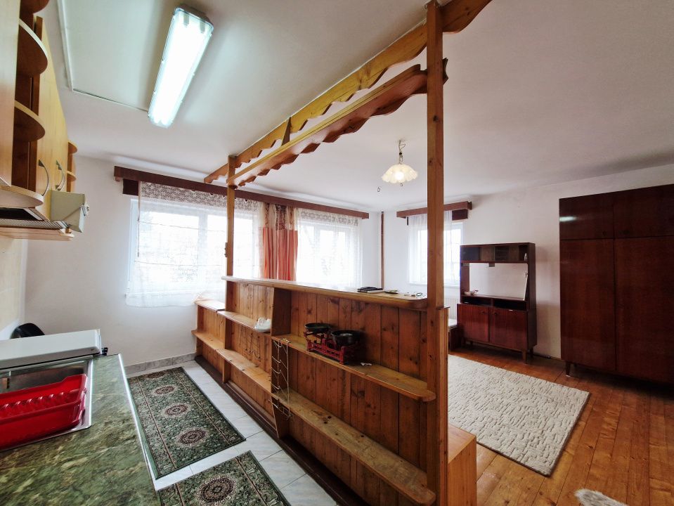 Casa cu o curte comuna  in piata 1848 – fotografia 4 din 29
