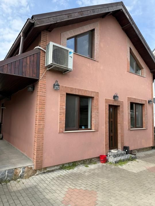 Casă de vânzare 4 camere, 100 mp utili, teren 400 mp, complet mobilată și utilat – fotografia 1 din 16