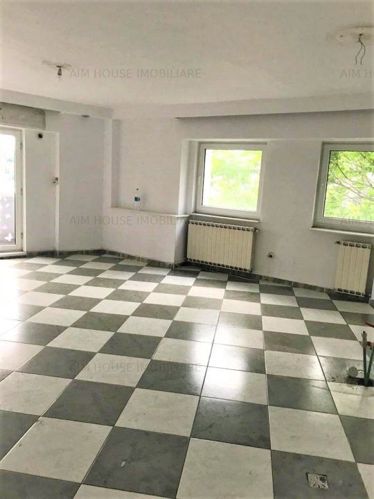 Piata Victoriei-Ap. 3 cam. de inchiriat,pretabil birou/salon/cabinet – fotografia 1 din 8