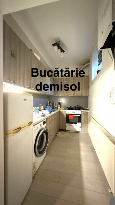 Liniște și intimitate în zona centrală–Apartament in vila, garaj, demisol – fotografia 16 din 18