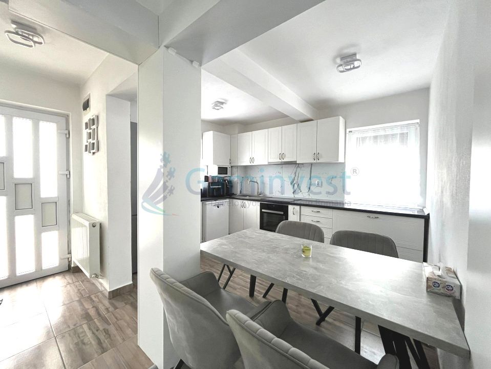 Casa de vanzare in Oradea cu 4 camere, zona Calea Santandrei – fotografia 4 din 17