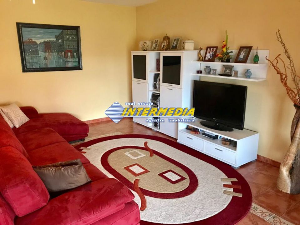 Casa de vanzare Alba Iulia CETATE cu 4 dormitoare si living finisata complet – fotografia 2 din 34