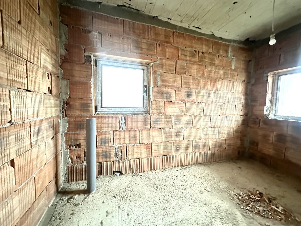 Duplex la roșu cu 5 camere, 127 mp utili 305 mp teren - Dumbravita – fotografia 11 din 12