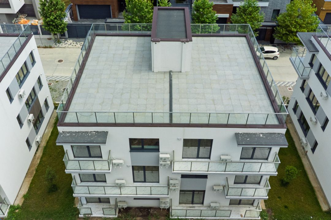 Apartament 3 camere la etajul 2 | Terasa privata 70m | Vedere frontală spre Lac – fotografia 23 din 26