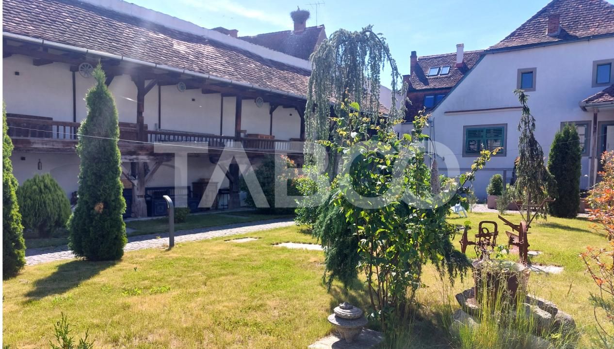 Casa cu 6 apartamente individuale gradina 253 mp langa mall Cisnadie – fotografia 3 din 39