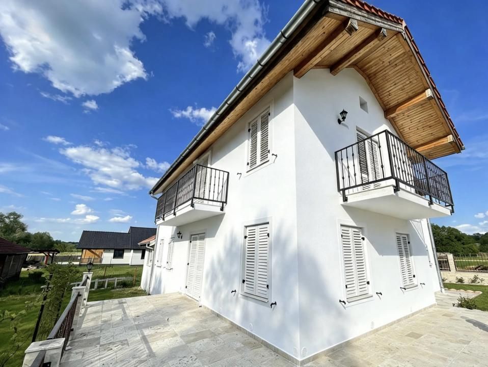 Casă individuală de vânzare Tocile, Sibiu – 155 mp, teren 1000 mp, garaj – fotografia 3 din 15