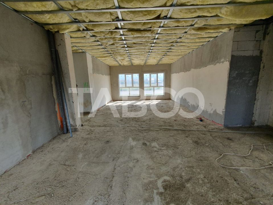 Spatiu comercial suprafata 132 mp se poate vinde si separat 66 si 66mp – fotografia 1 din 4