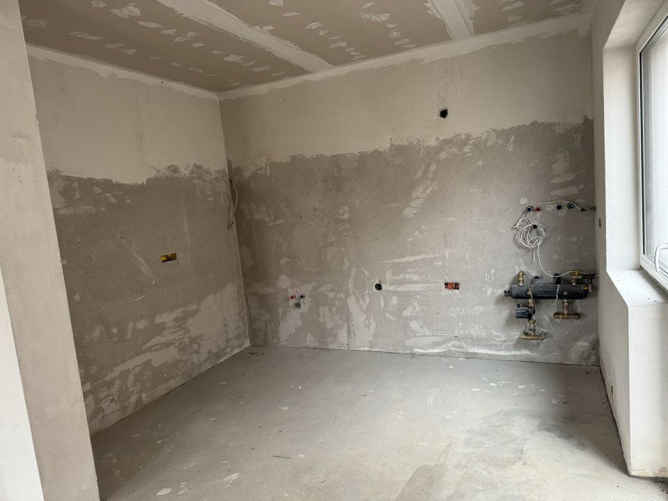 2 case individuale moderne, 145 mp utili și teren total de 900 mp | Stolna – fotografia 8 din 14