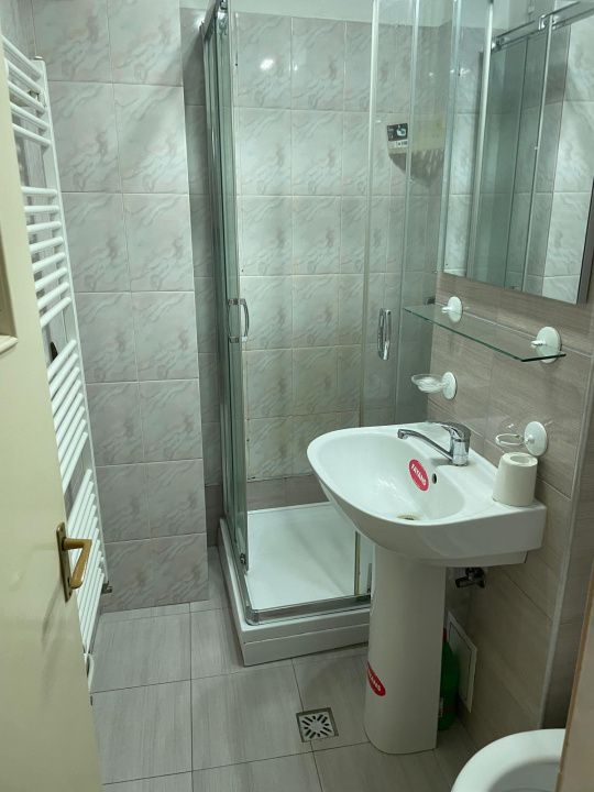 Apartament 4 camere I decomandat I Cetate cu vedere spre Catedrala I 2 bai I – fotografia 3 din 10
