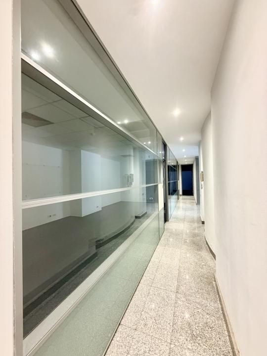 Spatiu comercial In Stefan cel Mare, Stradal, Vitrina 26 ml - Centrala Proprie – fotografia 12 din 21