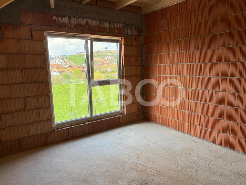 Casa 5 camere  curte libera 262 mp 3 bai Comision 0 Sura Mare Sibiu – fotografia 11 din 12