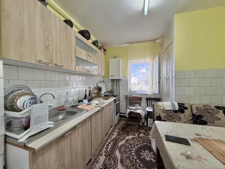 Apartament 2 camere, semidecomandat, etaj 3, zona Dambovita – fotografia 4 din 10