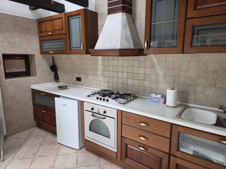 Vilă spațioasă și luminoasă, cu 4 dormitoare si 4 locuri de parcare – fotografia 32 din 35
