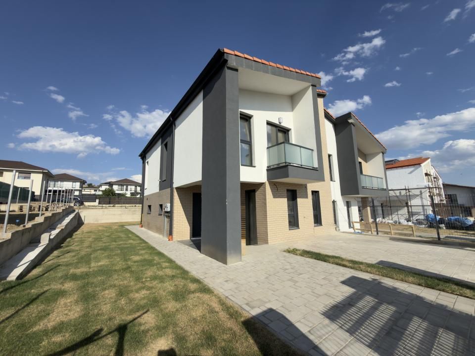 Casă modernă P+E | 120 mp utili | 355 mp teren | Panouri fotovoltaice | – fotografia 4 din 11