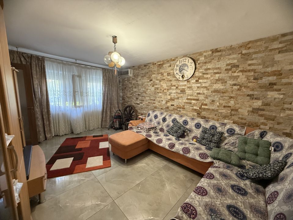 Apartament 2 camere decomandat, 52.96 mp, cartier Rovine, zona Bacriz – fotografia 1 din 10
