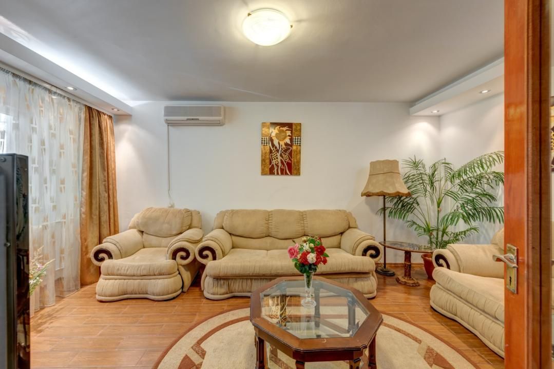APARTAMENT DE ÎNCHIRIAT – ZONA MARIOT | 2 CAMERE | – fotografia 1 din 5