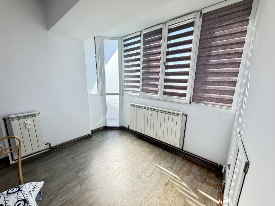 Apartament 3 camere decomandat, cartier Rovine, zona Posta – fotografia 4 din 9