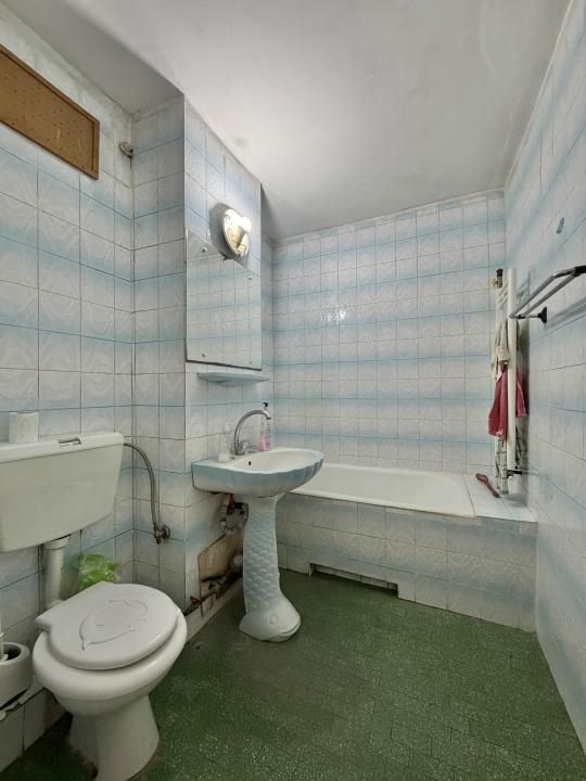 Apartament 4 camere, decomandat, etaj 1, zona Dambovita – fotografia 13 din 15