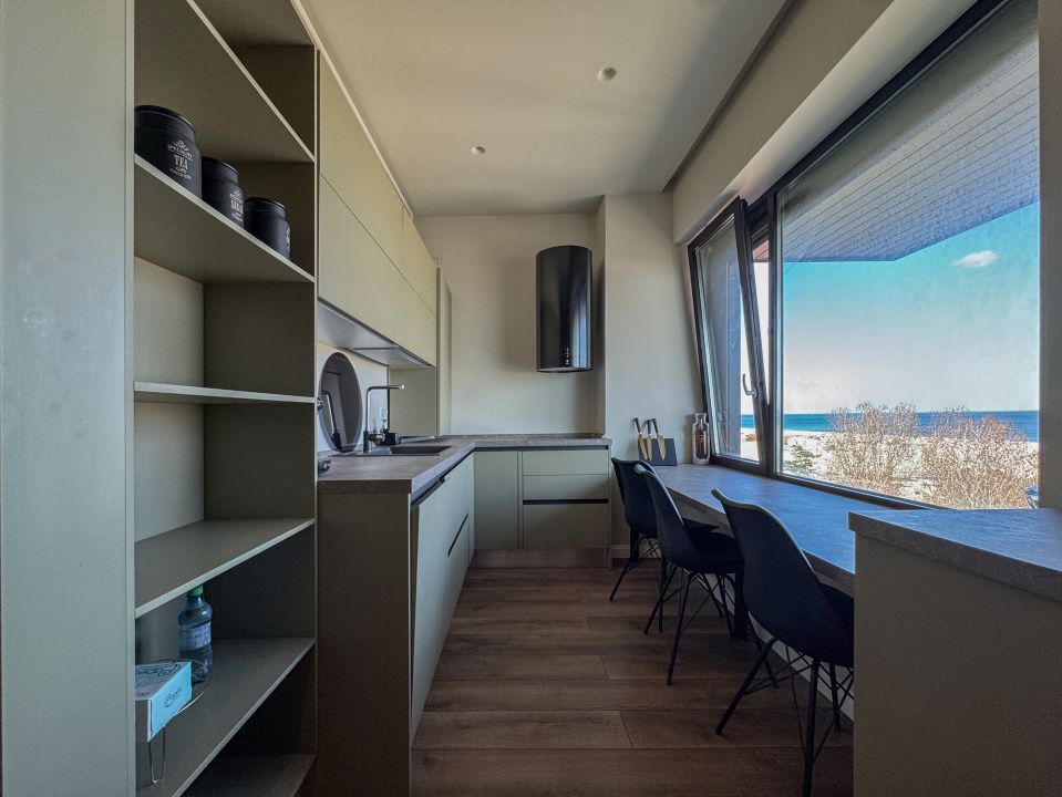 Apartament 3 camere de închiriat in Mamaia | Vedere frontală la mare | Parcare – fotografia 6 din 14