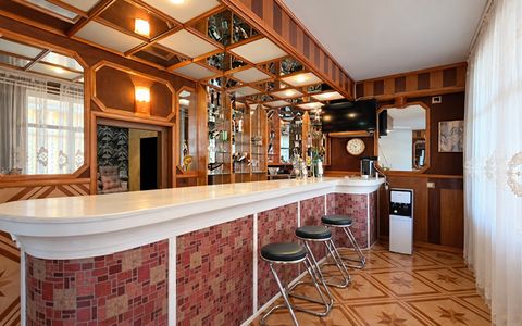 Apartament 3 camere Eforie Nord - 170,82 mp - intrare individuală si acces curte