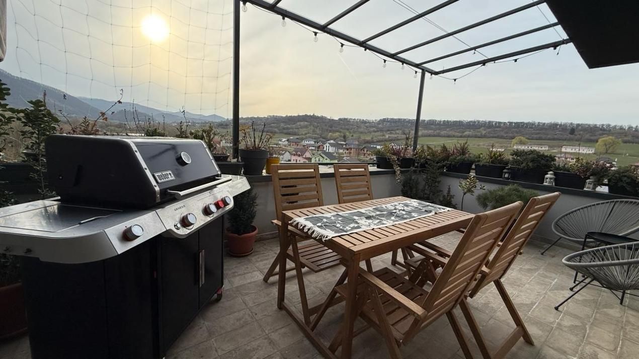 Penthouse cu terasă panoramică și vedere spre Cetatea Cisnădioara – Cisnădie – fotografia 16 din 20