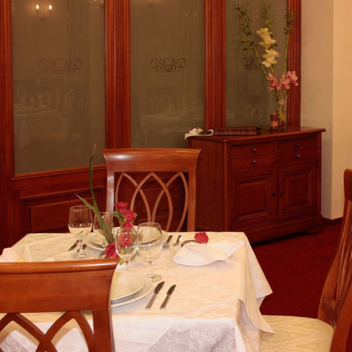 Hotel de 4 **** de vanzare ultracentral in Oradea, Bihor, Romania – fotografia 8 din 18