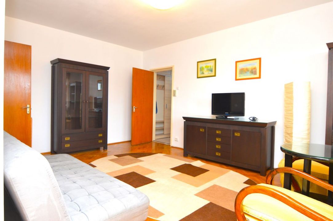 INCHIRIERE APARTAMENT 3 CAMERE UNIRII – TRAIAN – fotografia 4 din 25