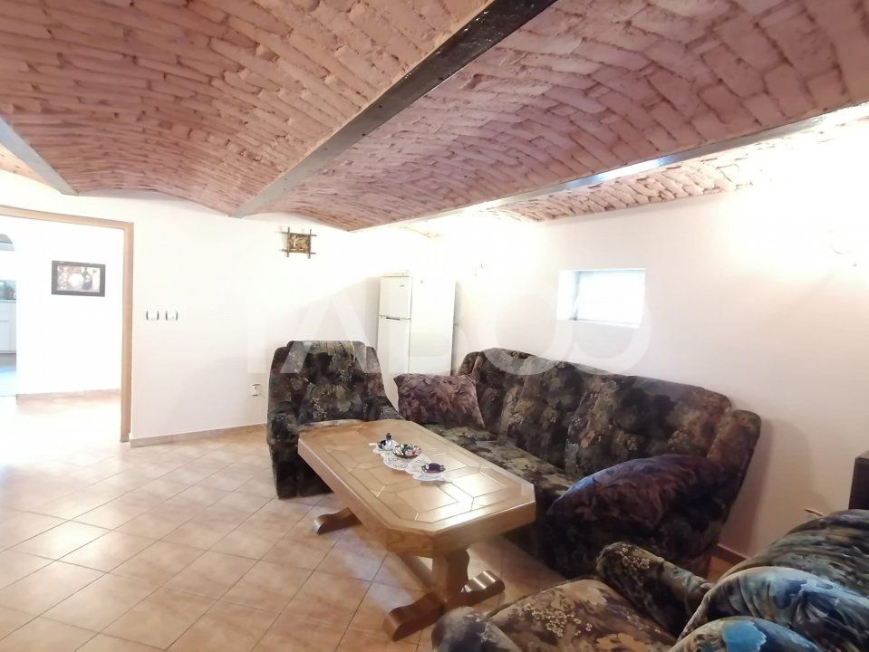 Casa individuala 6 camere de vanzare 250 mpu 361 mp teren zona Lupeni – fotografia 6 din 13