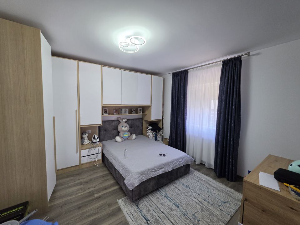 Oportunitate! Casa la sol cu pod amenajat, 4 camere, mobilata utilata, Valu Tr! – fotografia 4 din 12