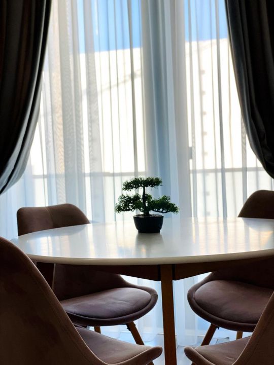 Locuința perfectă la mare 2 camere, design elegant balcon spațios – fotografia 2 din 21