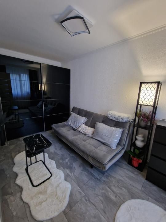 Apartament 2 camere, 38 mp utili, renovat recent, mobilat, etaj 2-Calea Sagului – fotografia 1 din 8