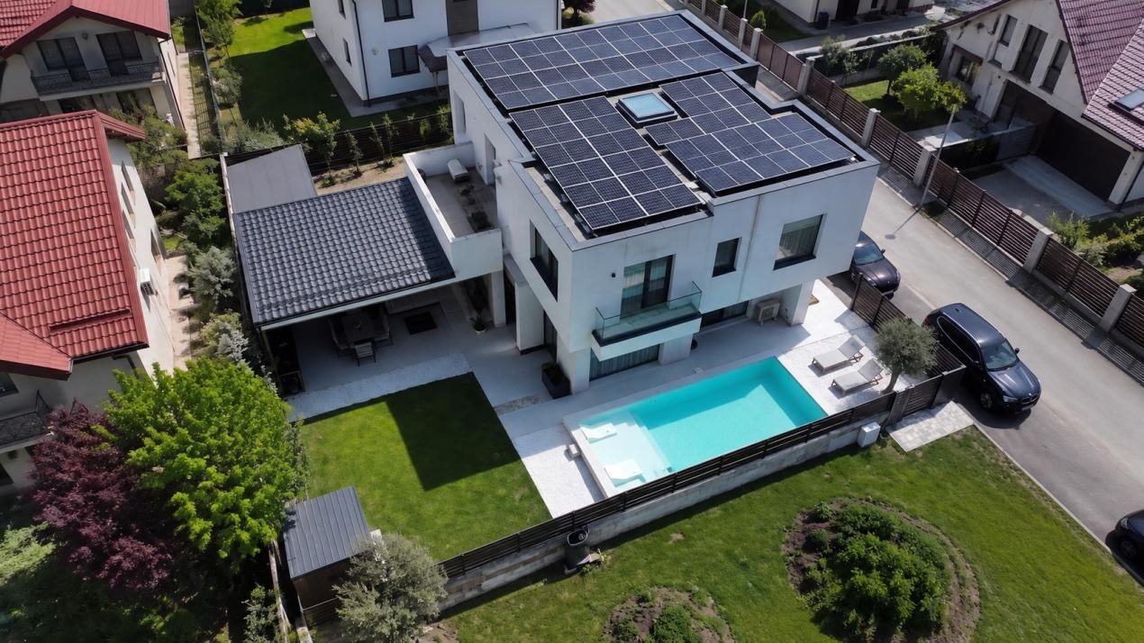 Vilă modernă 4 camere | 190MP | Teren 330MP | Piscină privată & vedere către lac – fotografia 1 din 42