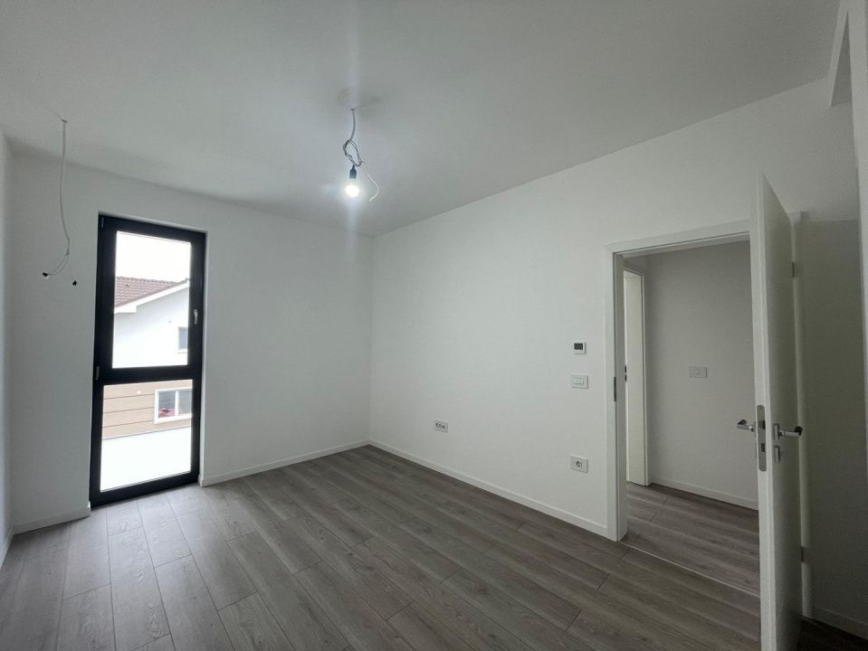 Duplex 4 camere central - Mosnita Veche – fotografia 12 din 17
