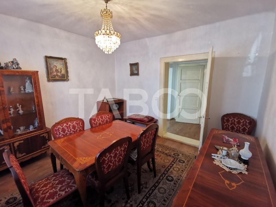 Casa cu 2 camere decomandate 335 mp teren in zona Parcul Tineretului – fotografia 2 din 14