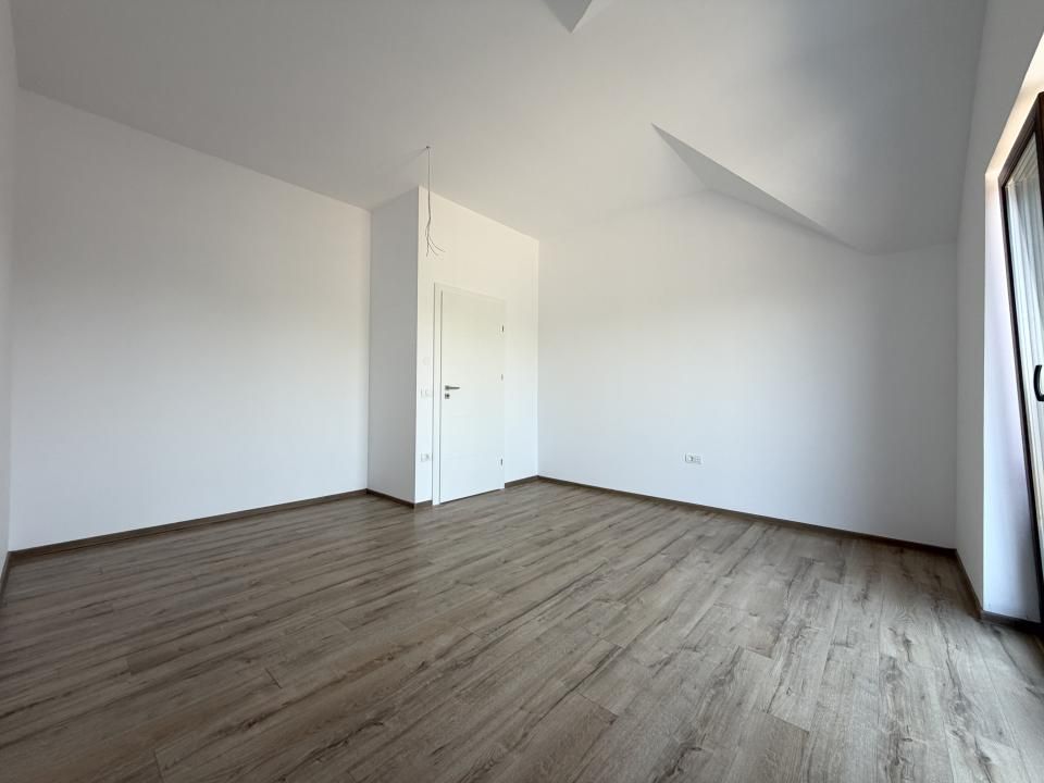 Duplex cu camera tehnica, 102mp utili, 350mp teren-Covaci – fotografia 6 din 21