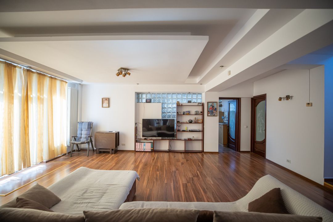 Casă P+1 de vânzare în Năvodari – 250 mp utili, teren 558 mp │Comision 0% – fotografia 4 din 45