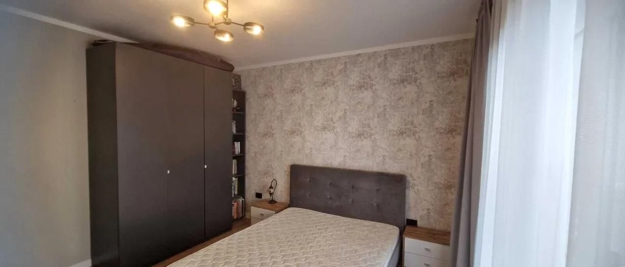 Apartament 3 camere, 70mp, mobilat complet LIFT, parcare, modern, zona Teilor! – fotografia 3 din 8