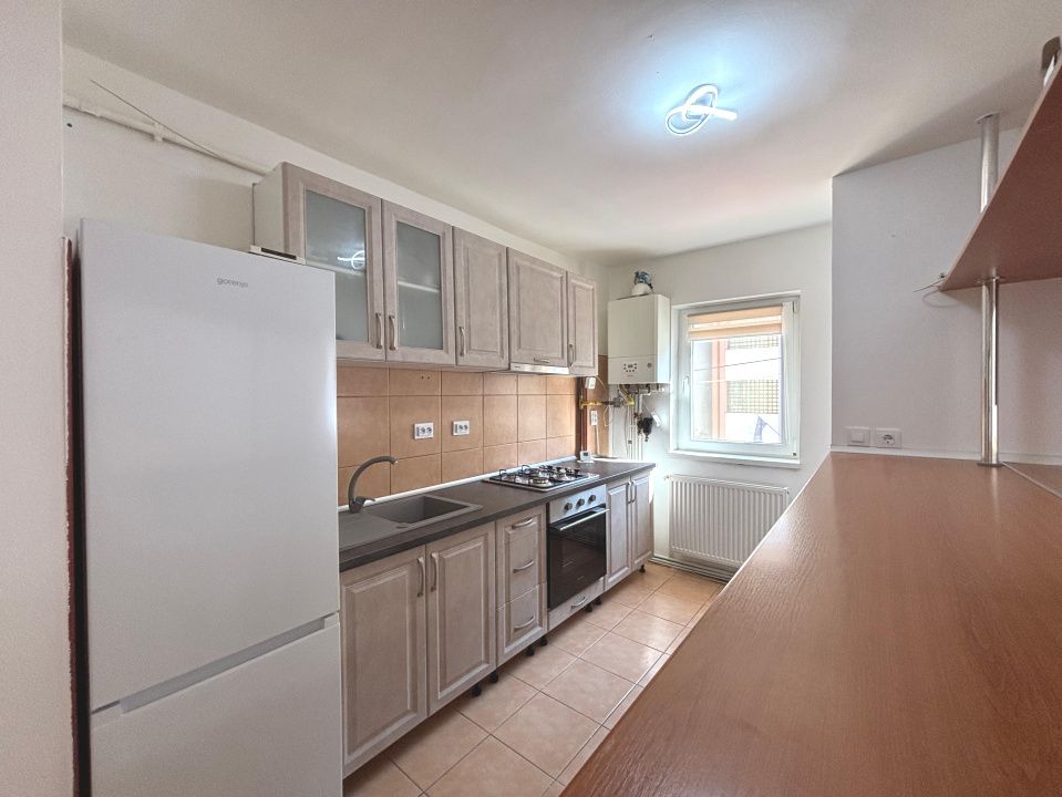 Apartament 3 camere de închiriat, etaj 1 – Sibiu, Vasile Aaron – fotografia 2 din 13