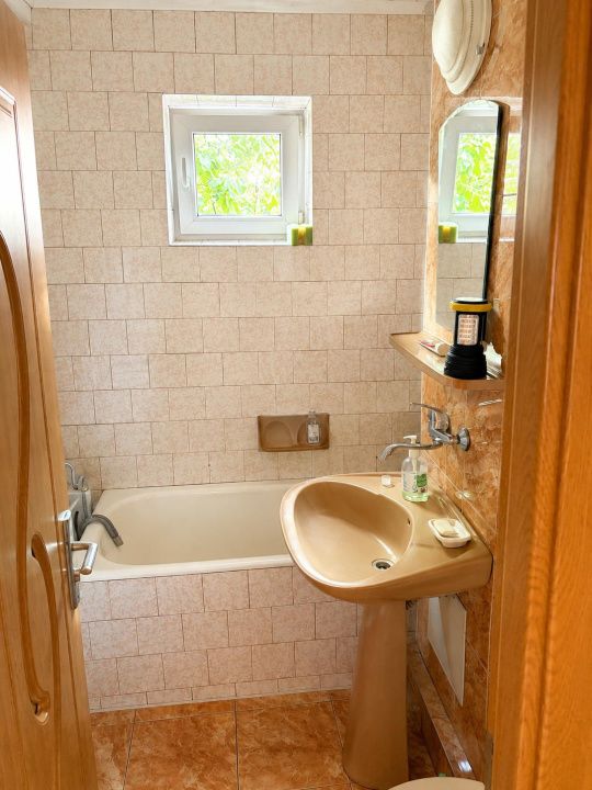 Apartament cu 4 camere de vânzare -Reghin -Făgărașului etaj 2 – fotografia 8 din 10