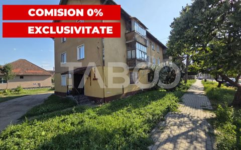 Apartament 2 camere semidecomandate la parter de vanzare Titu Pertia