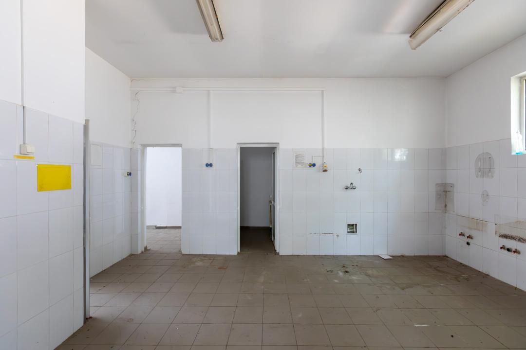 Proprietate de vânzare pentru investiție–teren 3874mp+construcții 989mp, Bacău – fotografia 7 din 47
