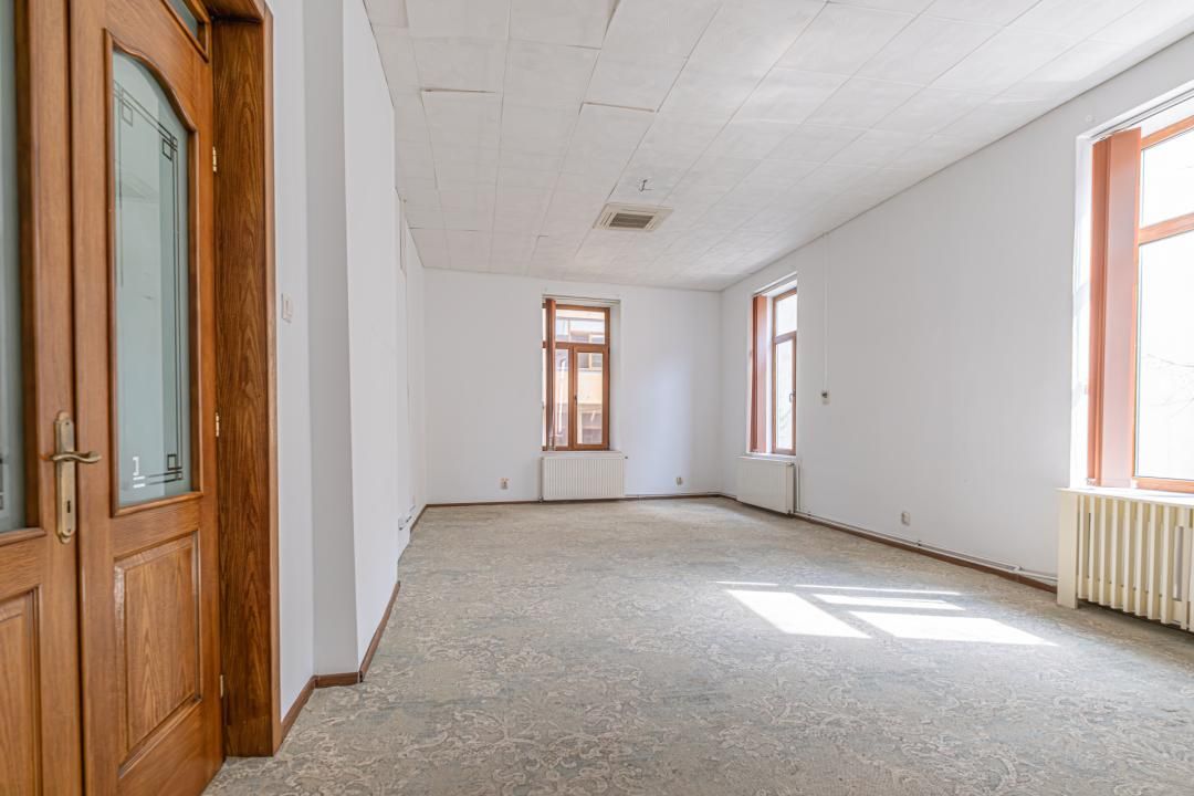 Una dintre puținele clădiri individuale cu curte proprie din Peninsula Constanța – fotografia 6 din 21