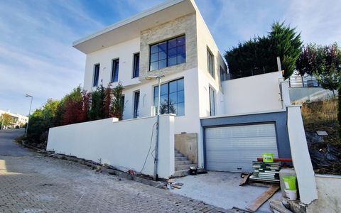 Casa deosebita in ansamblul White House, zona Vivo