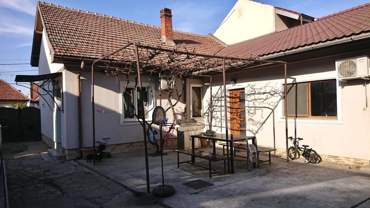 Casa individuala P+E+M cu 7 camere, garaj 140mp, 1084mp teren - Timisoara – fotografia 3 din 31