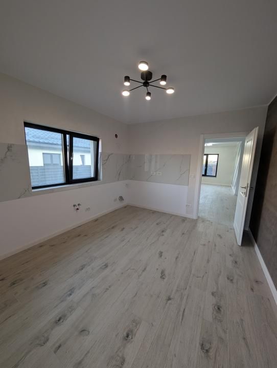 Casa premium! Hemeiusi 3 dormitoare,3 bai , terasa beci – fotografia 8 din 12