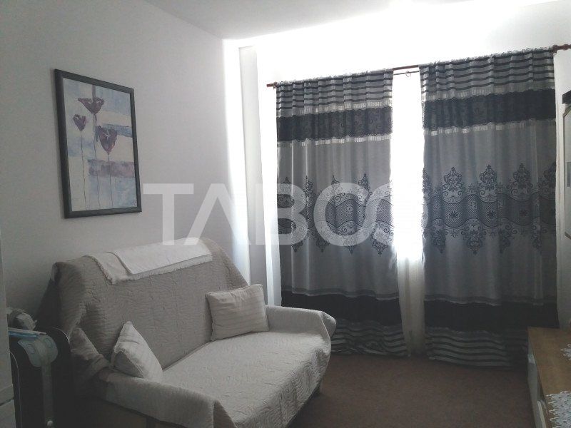Apartament decomandat 3 camere  2 bai etaj 3 balcon zona buna Cisnadie – fotografia 7 din 13